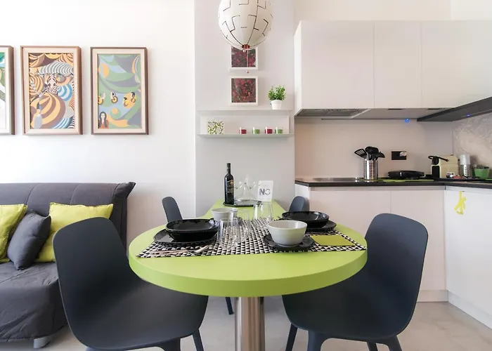Ng - Downtown Apartment