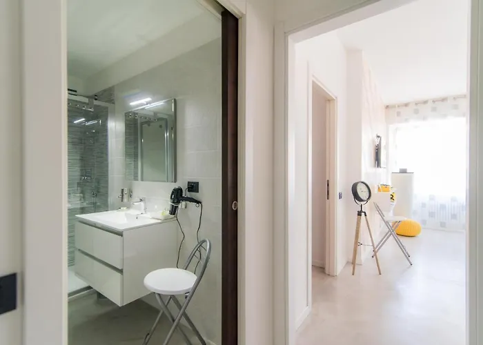 Ng - Downtown Apartment