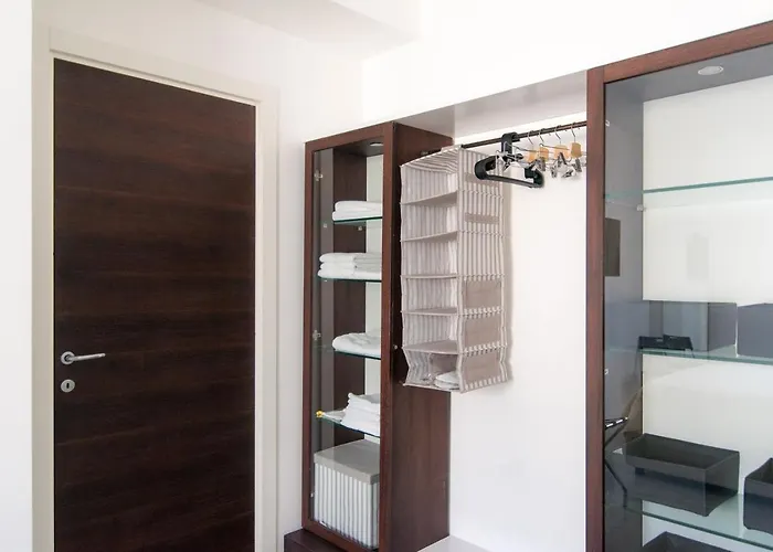 Ng - Downtown Apartment *